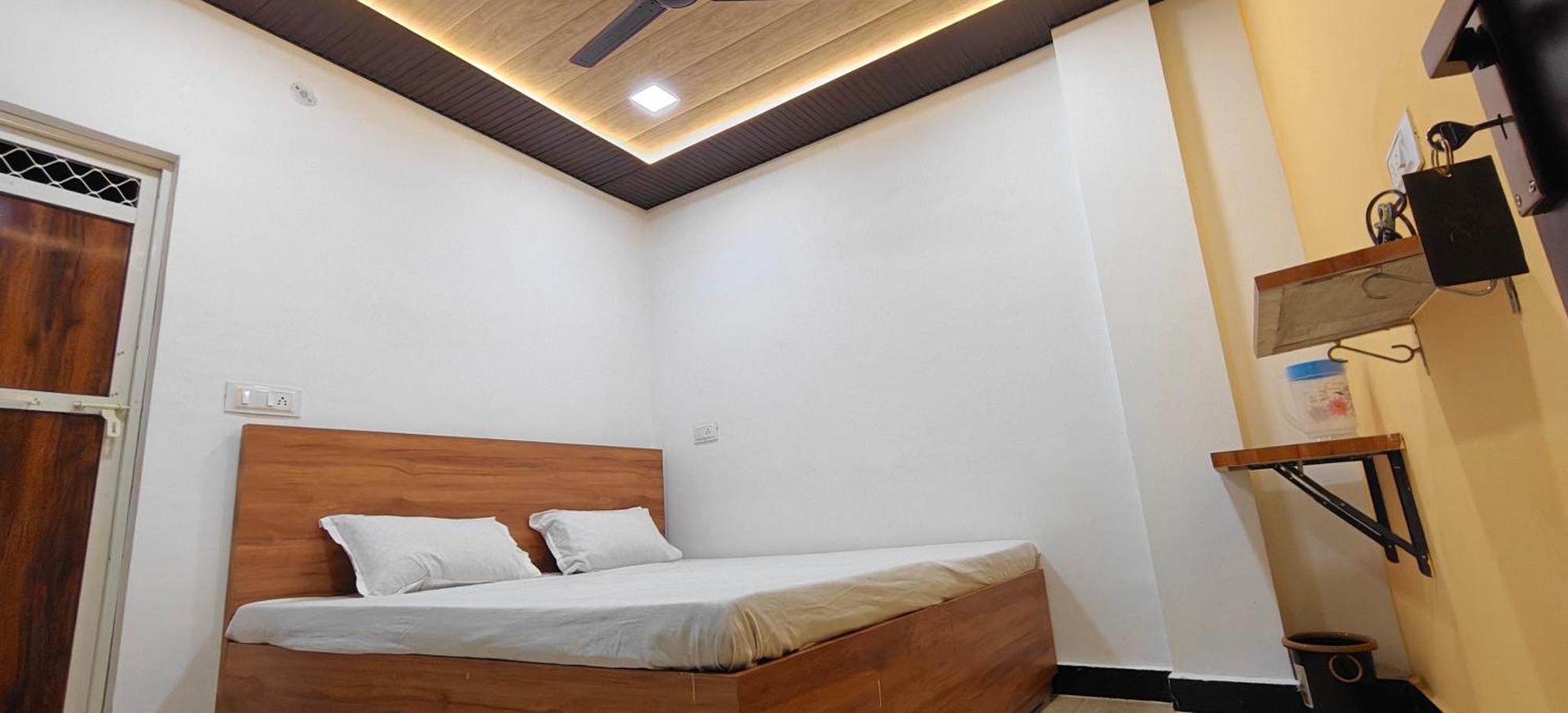 Hotel Mashaal- A Light Lit By Vidhata Jhansi Bagian luar foto